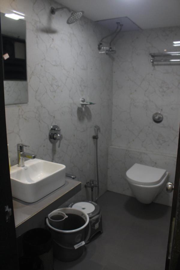 Hotel Park Inn Andheri West Mumbai  Buitenkant foto